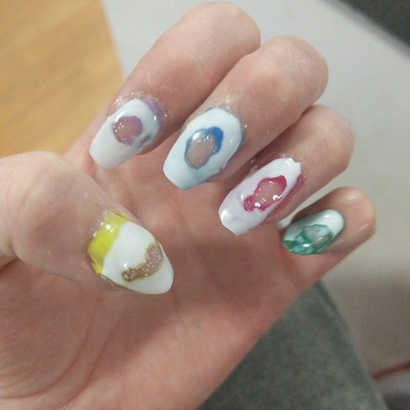 Nail manicures - Picture 2 of 6